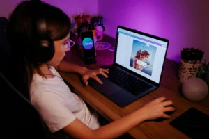 Freelancer designing graphics using Canva for clients and social media